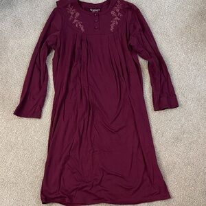 Silverts, Adaptive Clothing, Burgundy Long Sleeved Lounge/Nightgown, SZ: M